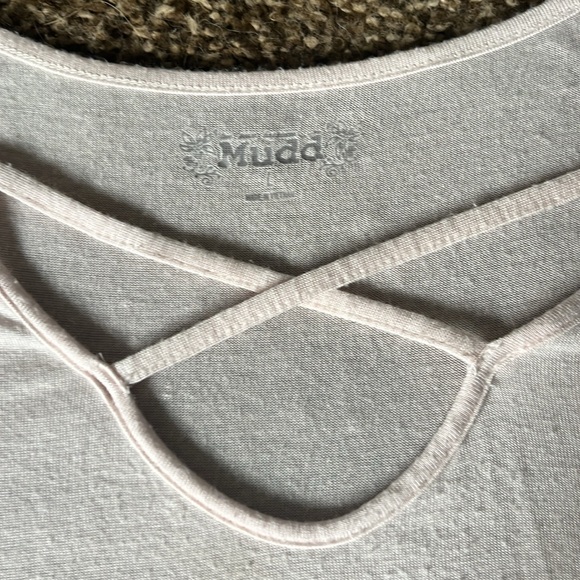 Mudd Quarter Sleeve Top - Picture 2 of 4